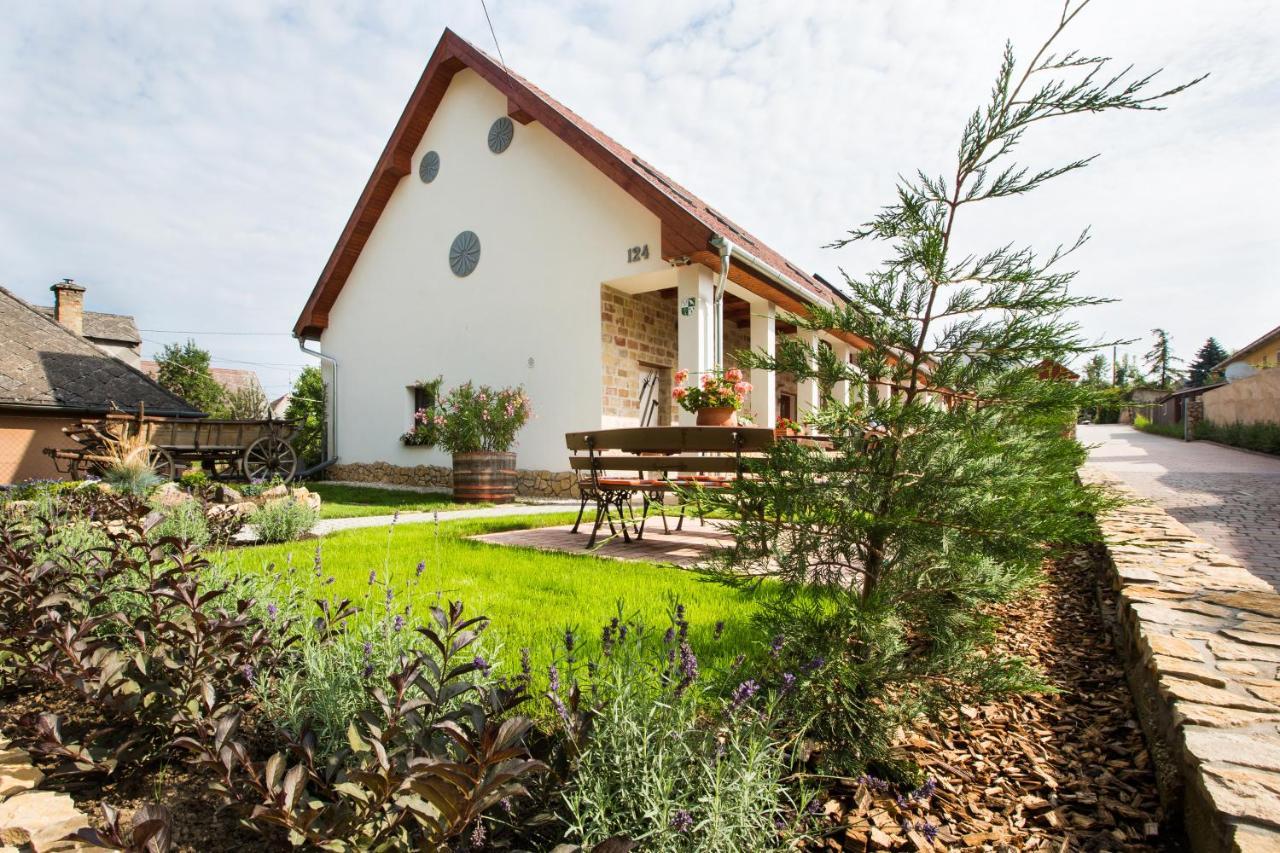 Bakony-Cinca Vendeghaz Hotel Szentgál Exterior photo